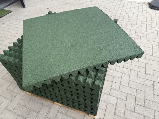 DEMO T/PG 100x100x7,5 – GROEN (pen & gat) ZONDER SCHIJNVOEG